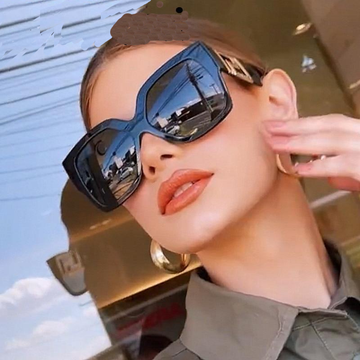 Gradient Vintage Square Sunglasses