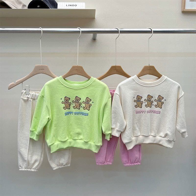 HAPPY UNIVERSE Toddler Bear Slogan Sweatshirt