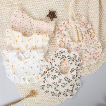 Floral Trim Skin-friendly Absorbent Bib 1 Piece