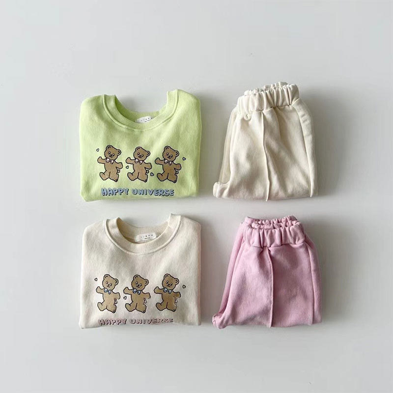 HAPPY UNIVERSE Toddler Bear Slogan Sweatshirt