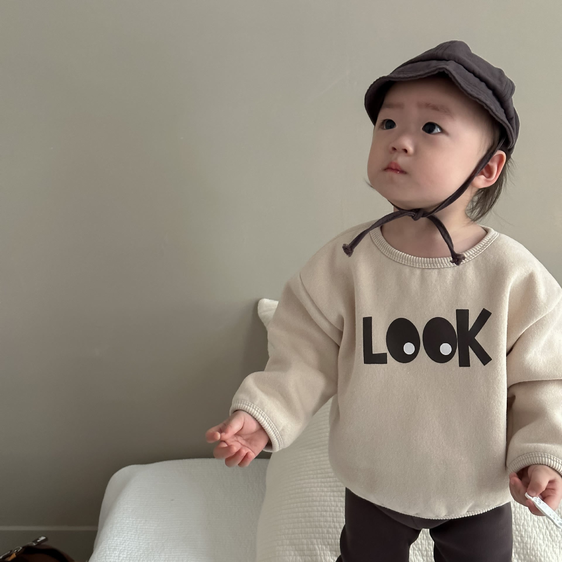 LOOK Baby Slogan Loose Sweatshirt