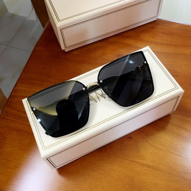 Oversized Metal Frame Gradient Lens Rivet Square Sunglasses