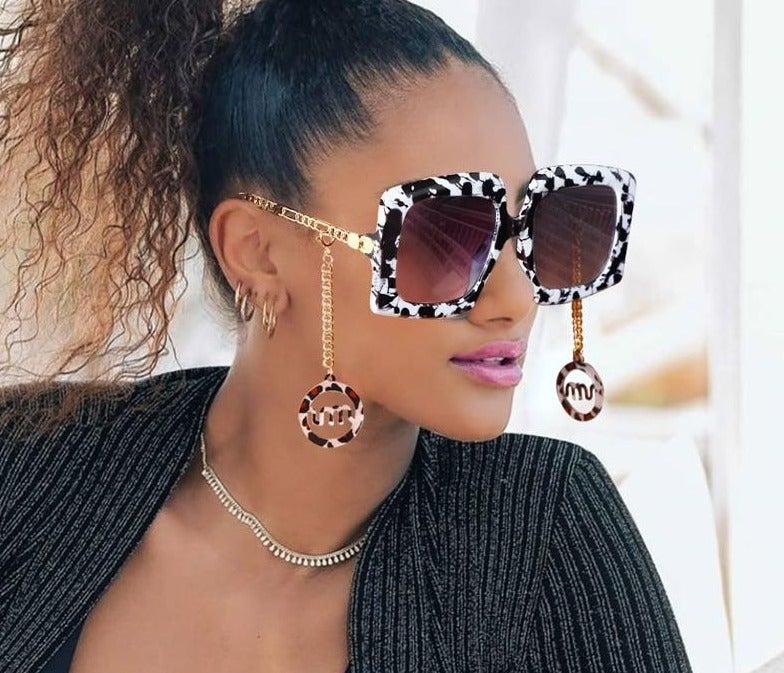 Vintage Big Shade Square Sunglass With Gold Chain